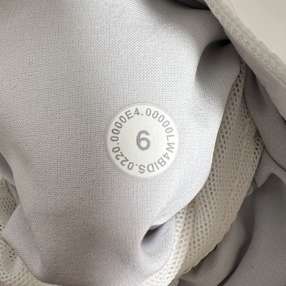 Lululemon Women's Bombs Away Jacket White / City Breeze White Multi Size 6 - Picture 4 of 12
